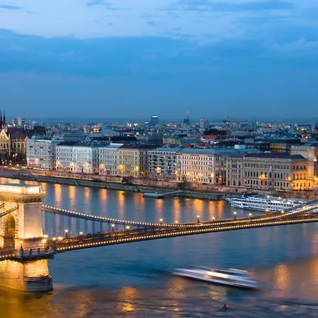 Little Americas National Parks * Budapest